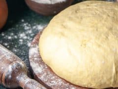 Тесто за козунак на конци: От 1 кг брашно направих 3 козунака