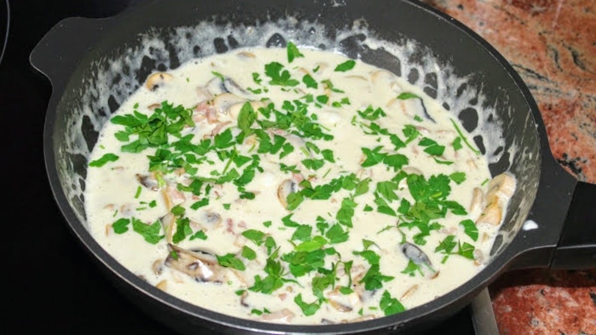 Ако имате гъби и сметана, пробвайте тази рецепта! Не е истина каква ВКУСОТИЯ става