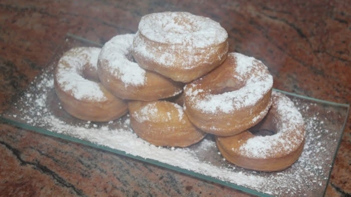 Смесвам, меся и пържа: Най-вкусните домашни понички Смесвам, меся и пържа: Най-вкусните домашни понички