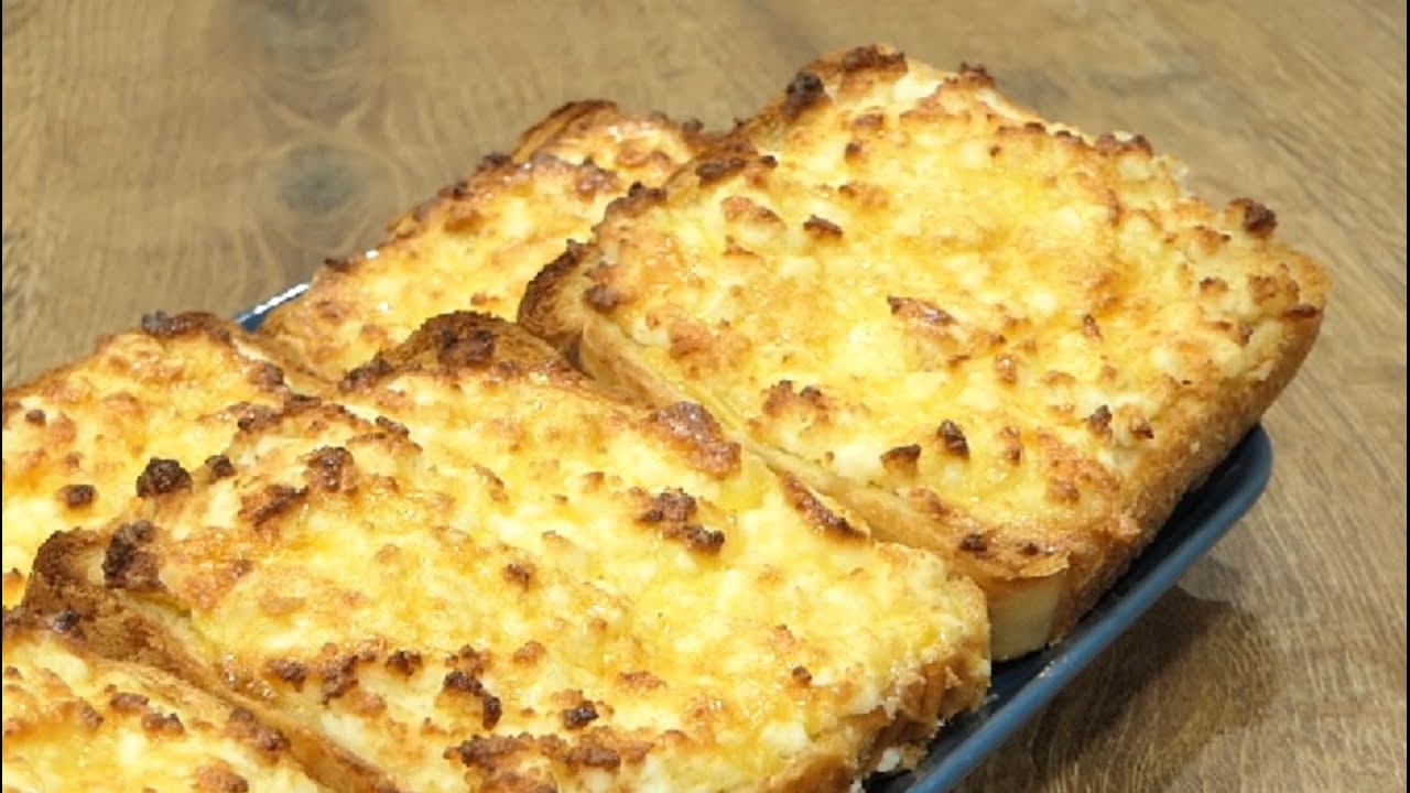 4 съставки, 10 минути и закуската е готова. Много лесна, вкусна и топла закуска