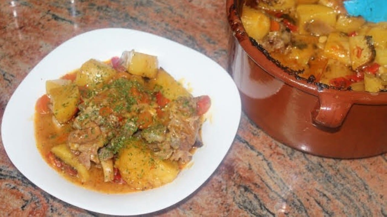 С 1 кг месо храня всички 2 дена! Много вкусно ястие в гювеч – рецепта от дядо: