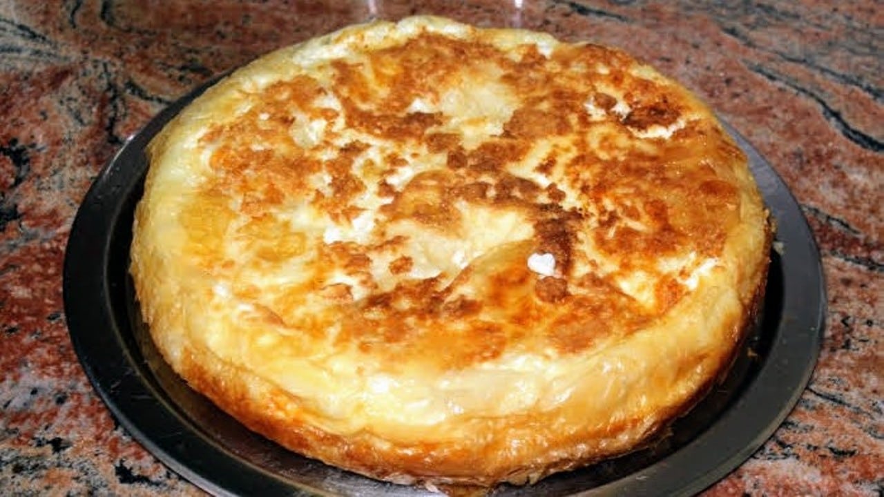 Най-вкусната баница на тиган: Който не е ял, задължително да опита!