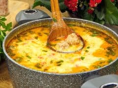 Мога да ям тази супа всеки ден. Толкова е вкусна, най-добрата българска супа! Невероятен вкус