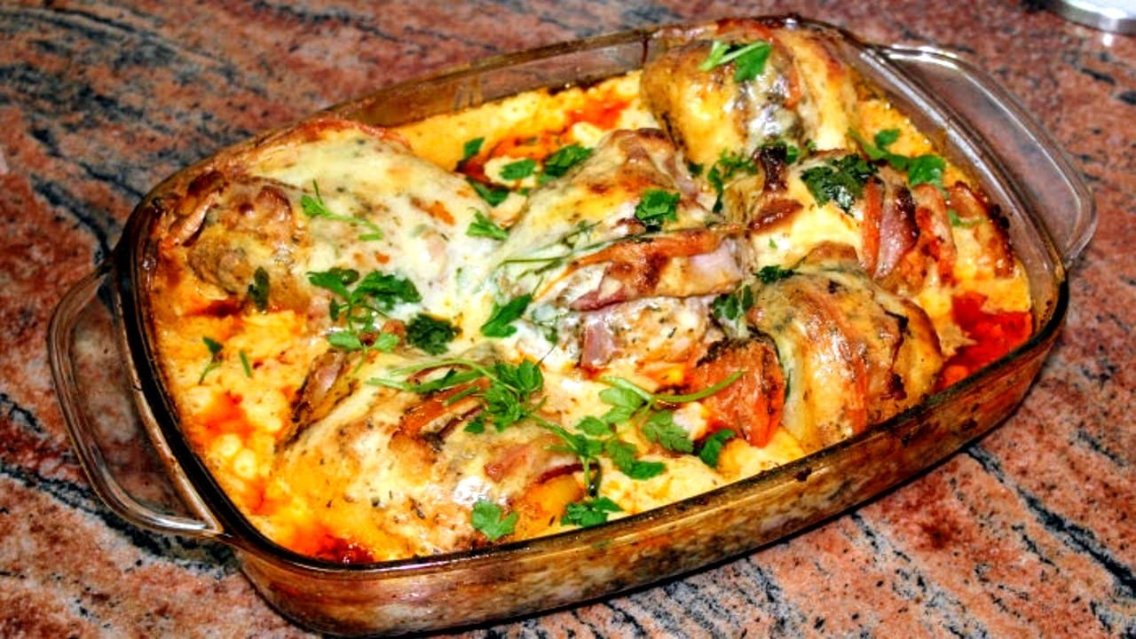 Апетитни пълнени картофи Вкусна вечеря, която се топи в устата