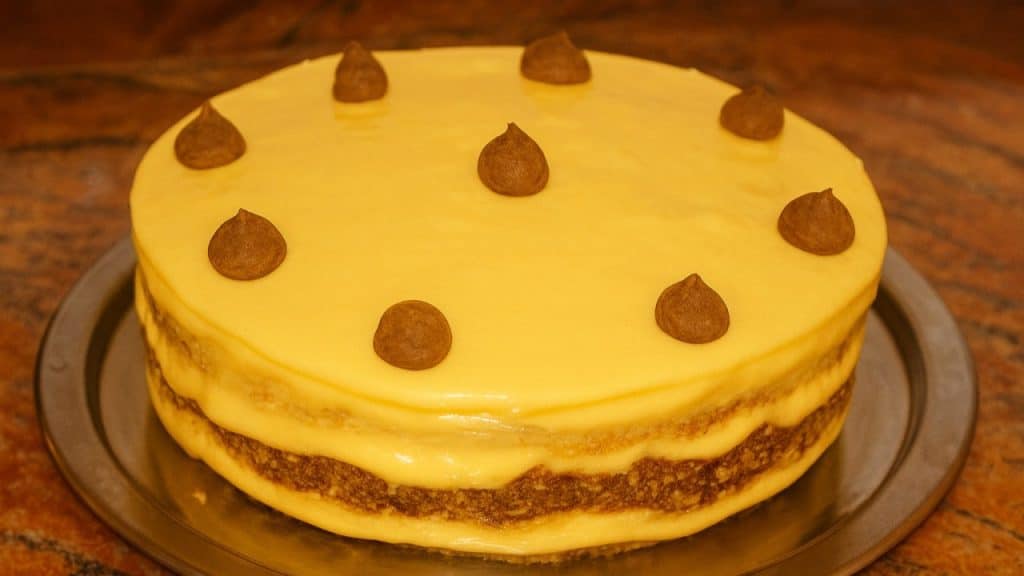 Невероятно вкусна бисквитена торта: Пръстите да си оближеш!