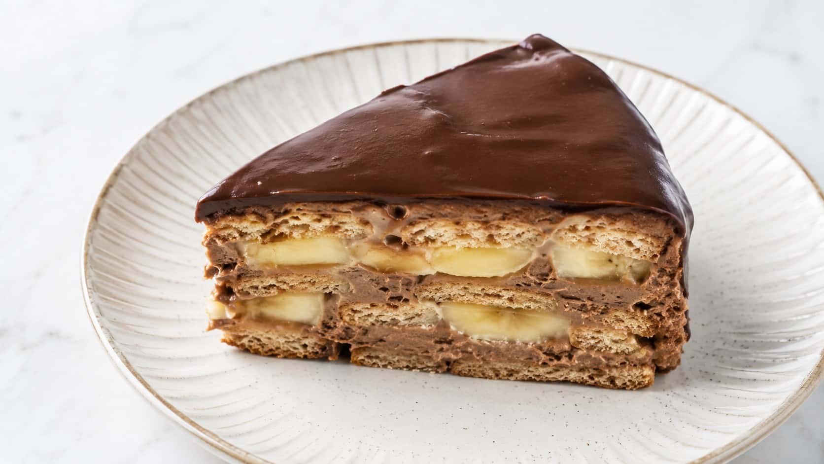 Бисквитена торта с банани и шоколад biskvitena-torta-s-banani-i-shokolad