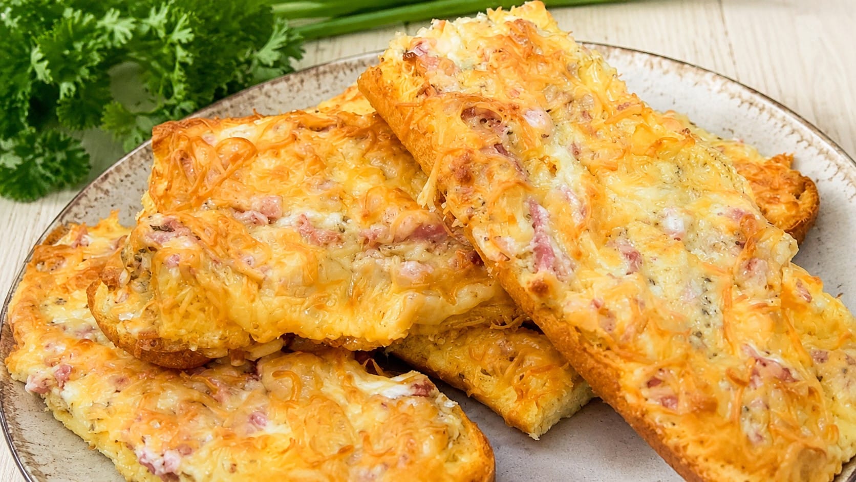 zapecheni-sandvichi-razryazah-franzelata-taka