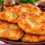 Мекици с вряла вода и брашно zlatisti-mekitsi-v-sharena-chiniya